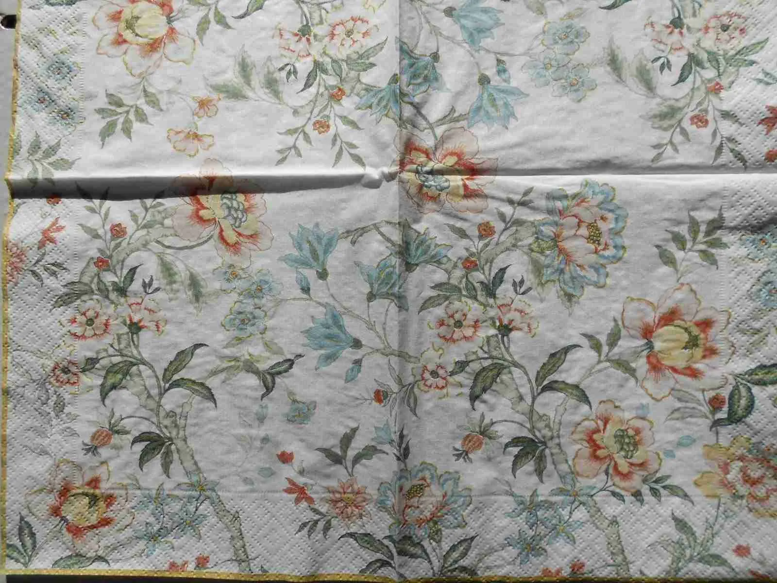 Floral garden pale decoupage paper napkins - Image 4